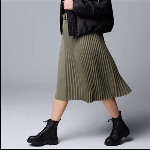 Simply Vera Vera Wang Midi Utility skirt with belt NWT / Size S